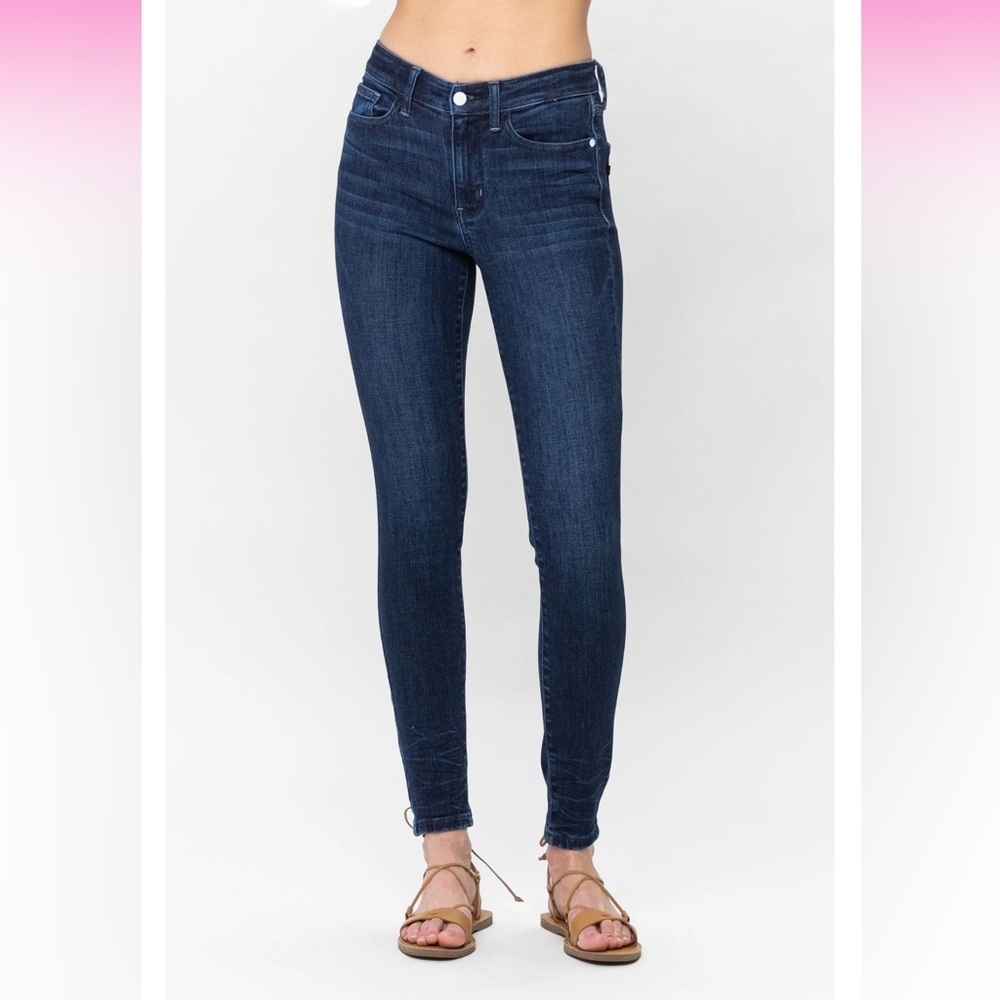 Judy Blue Crinkle Mid Rise Skinny Fit Dark Wash Jeans size 15/32 82505